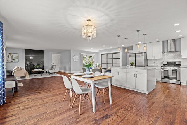 9241 N Port Washington ROAD, Bayside, WI 53217