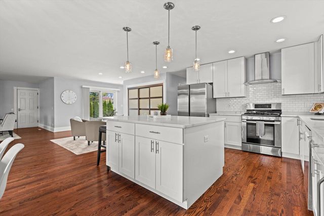 9241 N Port Washington ROAD, Bayside, WI 53217