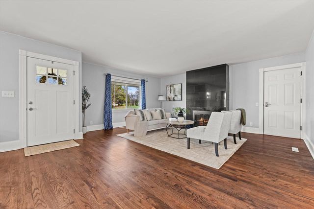 9241 N Port Washington ROAD, Bayside, WI 53217