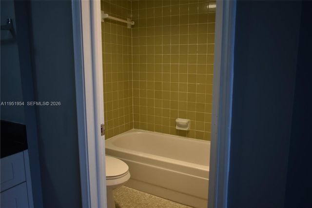 9450 Live Oak Pl 303, Davie, FL 33324