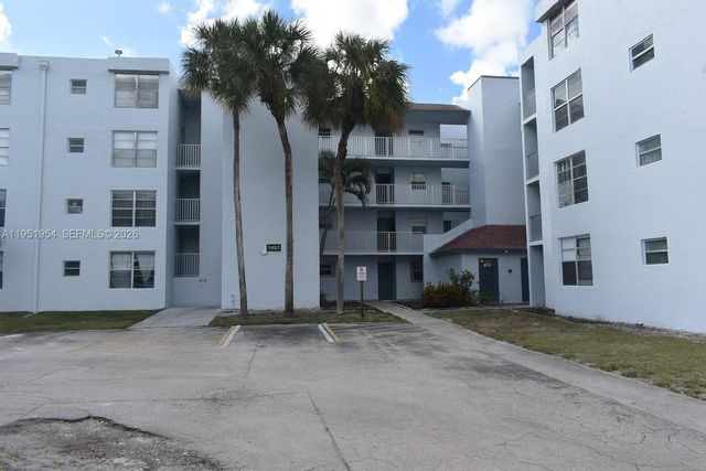 9450 Live Oak Pl 303, Davie, FL 33324