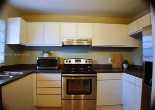 9450 Live Oak Pl 303, Davie, FL 33324