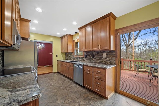 10456 92nd STREET, Franklin, WI 53132
