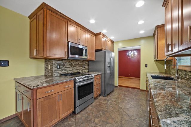 10456 92nd STREET, Franklin, WI 53132
