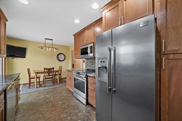10456 92nd STREET, Franklin, WI 53132