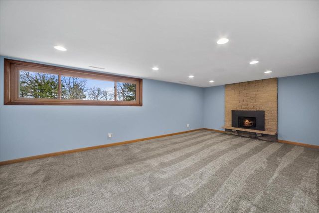 10456 92nd STREET, Franklin, WI 53132
