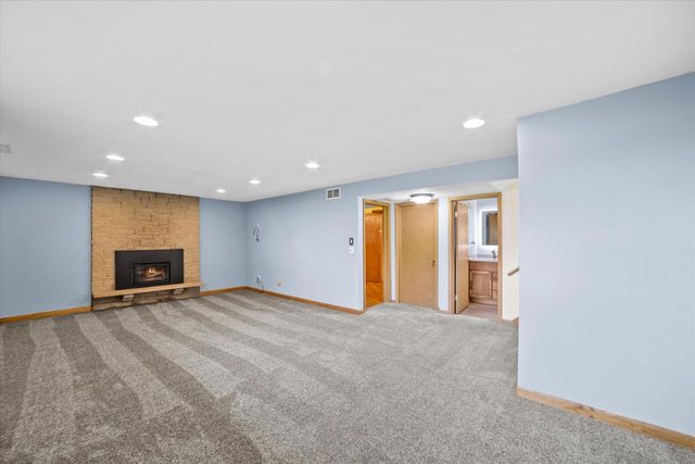10456 92nd STREET, Franklin, WI 53132