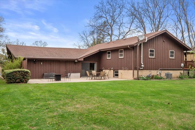 10456 92nd STREET, Franklin, WI 53132