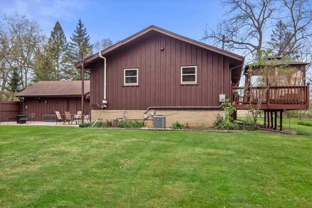 10456 92nd STREET, Franklin, WI 53132