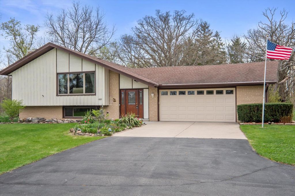 10456 92nd STREET, Franklin, WI 53132