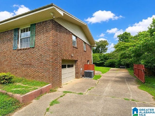 425 4TH TERRACE, Pleasant Grove, AL 35127