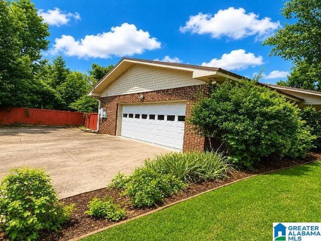 425 4TH TERRACE, Pleasant Grove, AL 35127