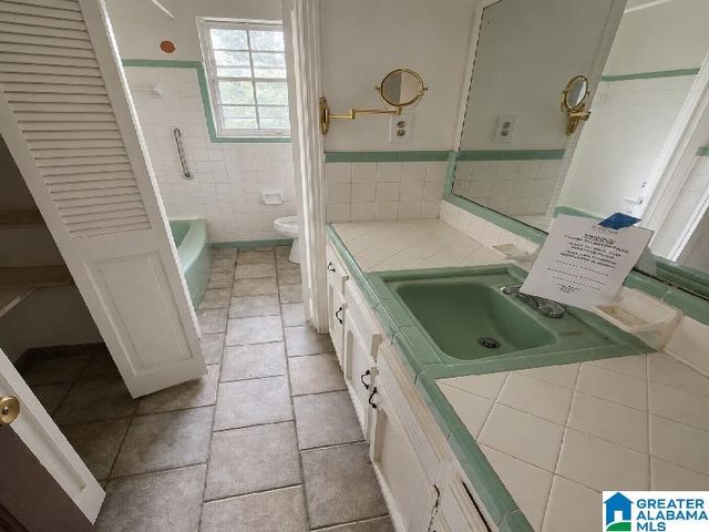 425 4TH TERRACE, Pleasant Grove, AL 35127