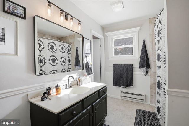 1424 E NEWPORT RD, Lititz, PA 17543