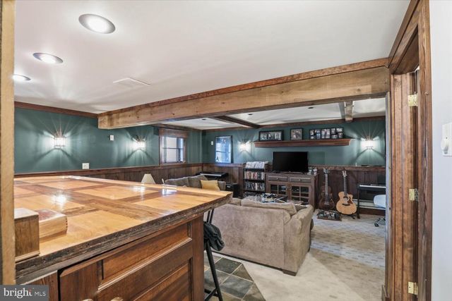 1424 E NEWPORT RD, Lititz, PA 17543