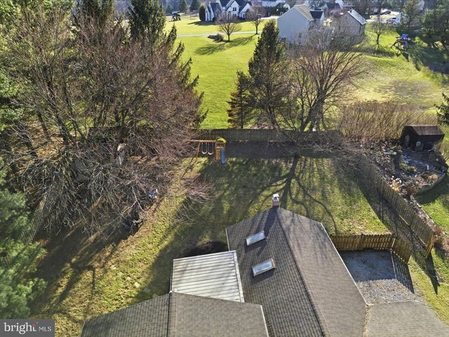 1424 E NEWPORT RD, Lititz, PA 17543