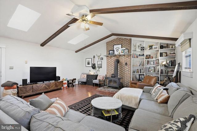 1424 E NEWPORT RD, Lititz, PA 17543