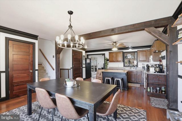 1424 E NEWPORT RD, Lititz, PA 17543