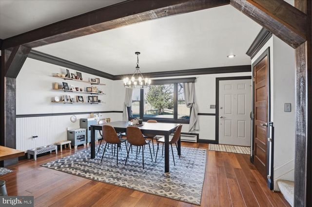 1424 E NEWPORT RD, Lititz, PA 17543