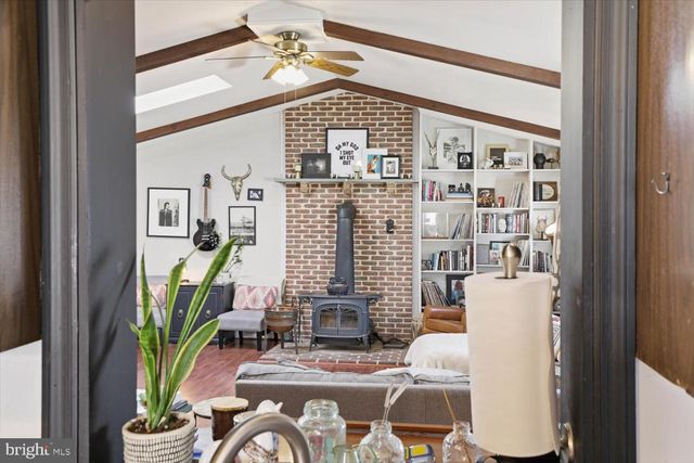 1424 E NEWPORT RD, Lititz, PA 17543