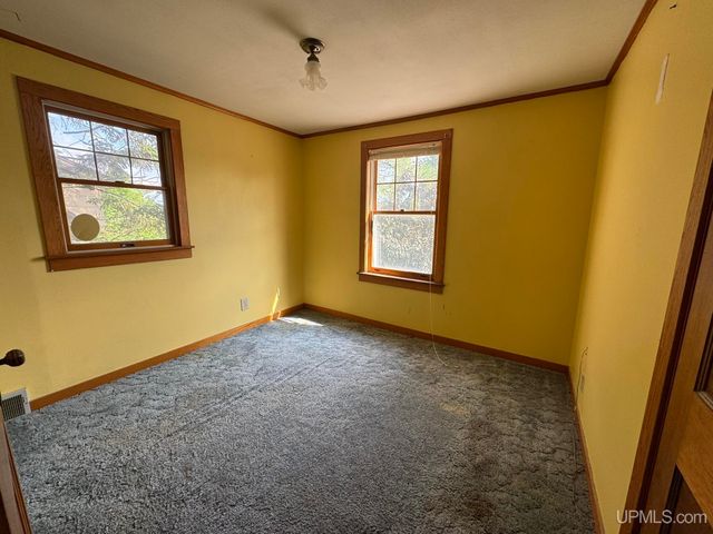 828 Cass Avenue, Kingsford, MI 49802