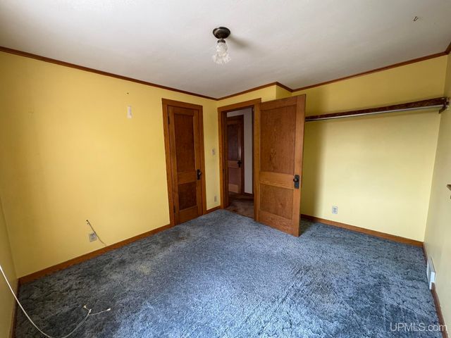 828 Cass Avenue, Kingsford, MI 49802