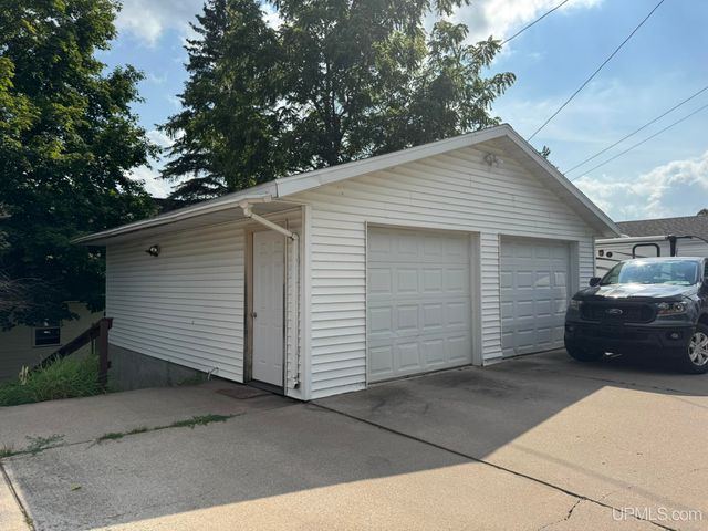 828 Cass Avenue, Kingsford, MI 49802