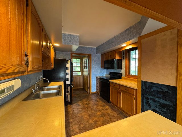 828 Cass Avenue, Kingsford, MI 49802