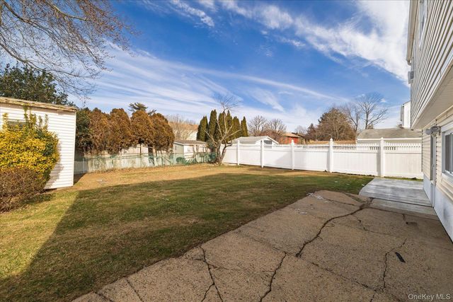 55 Bogart Street, Huntington Station, NY 11746