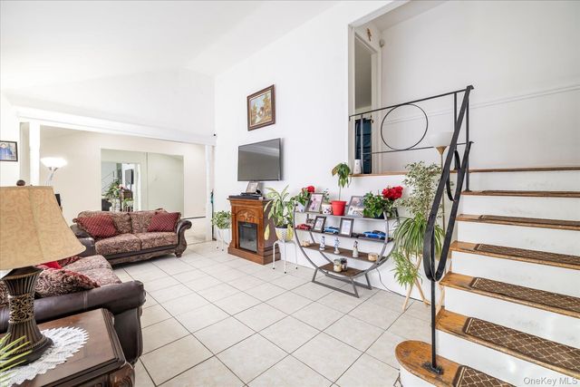 55 Bogart Street, Huntington Station, NY 11746