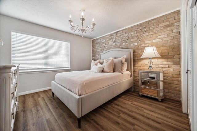 7533 Del Monte Drive, Houston, TX 77063