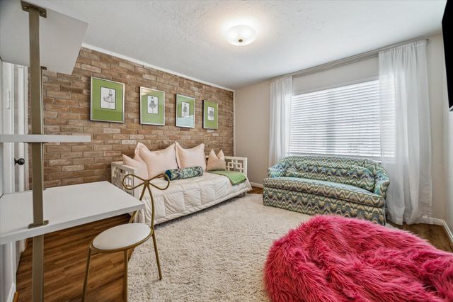 7533 Del Monte Drive, Houston, TX 77063