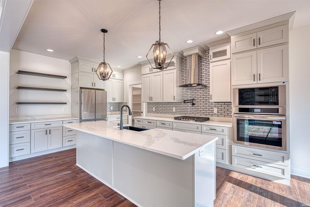 6244 SABLE RIDGE Drive, Newburgh, IN 47630