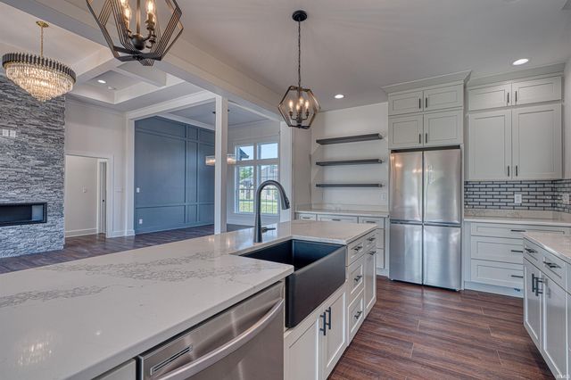 6244 SABLE RIDGE Drive, Newburgh, IN 47630