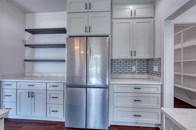 6244 SABLE RIDGE Drive, Newburgh, IN 47630