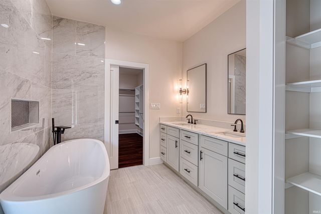 6244 SABLE RIDGE Drive, Newburgh, IN 47630