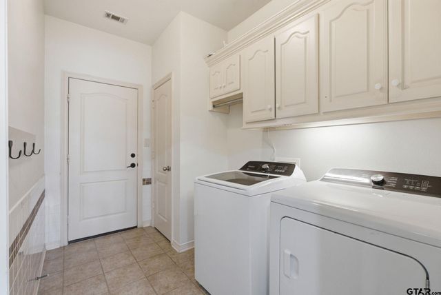104 Charles, Lindale, TX 75771