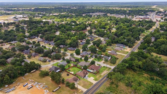 104 Charles, Lindale, TX 75771