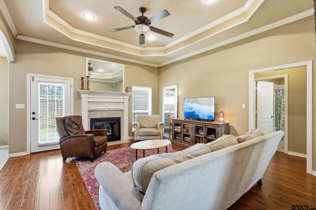 104 Charles, Lindale, TX 75771