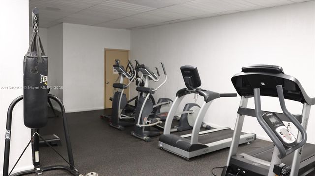 1865 S Ocean Dr 4F, Hallandale Beach, FL 33009