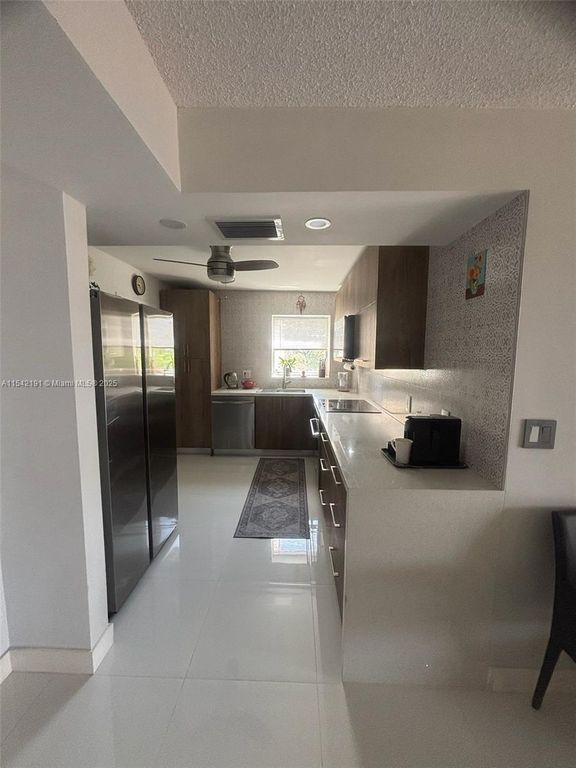 1865 S Ocean Dr 4F, Hallandale Beach, FL 33009