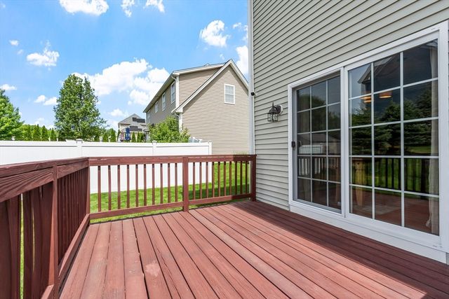 13 Ballard Ct, Leominster, MA 01453
