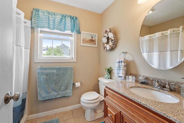 13 Ballard Ct, Leominster, MA 01453