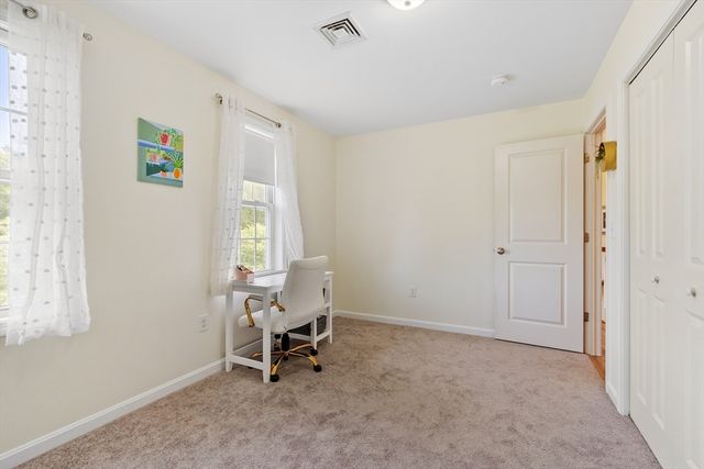 13 Ballard Ct, Leominster, MA 01453