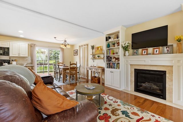 13 Ballard Ct, Leominster, MA 01453