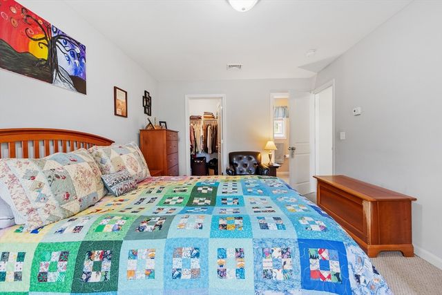 13 Ballard Ct, Leominster, MA 01453