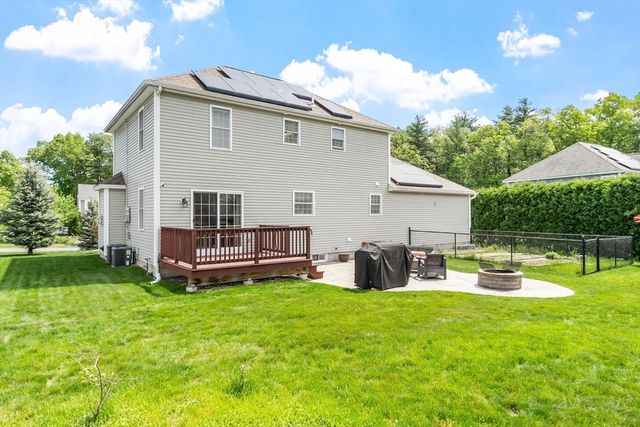 13 Ballard Ct, Leominster, MA 01453