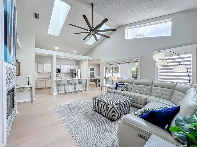 200 COLONIAL LANE, Longwood, FL 32750