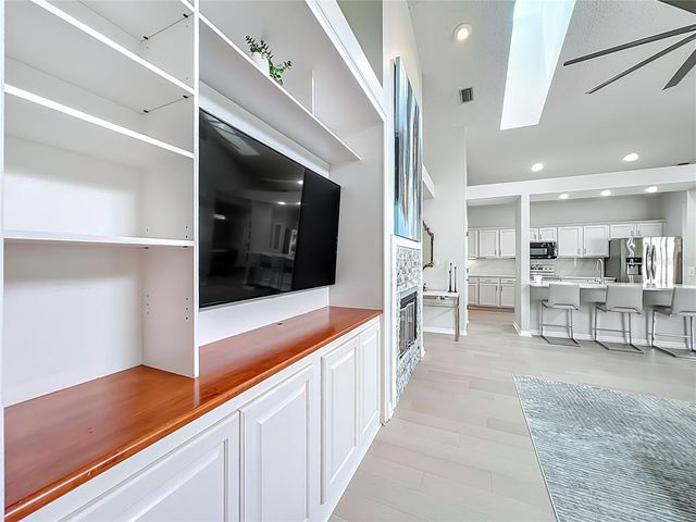 200 COLONIAL LANE, Longwood, FL 32750