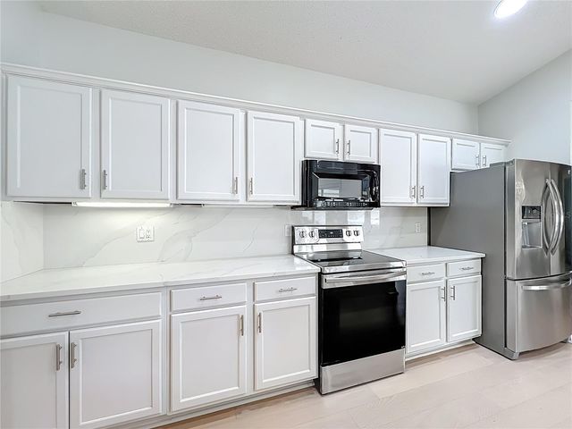200 COLONIAL LANE, Longwood, FL 32750